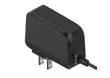 Ein guter Preis. Schwarzes/weißes Stecker-Schaltnetzteil DER Wechselstrom-DC-Stromadapter-2 Zinken-12V 2A US Online