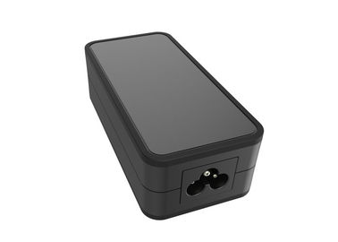 Ein guter Preis. Tischplattenschwarzes des Wechselstromuniversalreise-Adapter-weltweites Stecker-Adapter-60W 5000ma Online