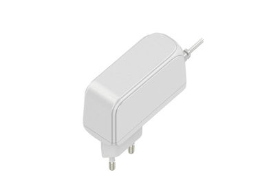 Ein guter Preis. DC-Adapter-Universalwand-Berg Wechselstrom-600ma weißer 12V für die Telefon-Aufladung Online