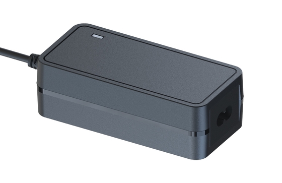 Ein guter Preis. SAA-zertifizierte Schaltanlage für Desktops Stromversorgung Eingangsspannung 100-240 V Wechselstrom US-Stecker 1,6 A Max-Eingangsstrom Online